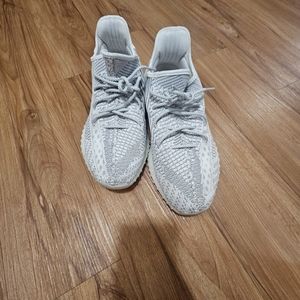 Yeezy v2 Static